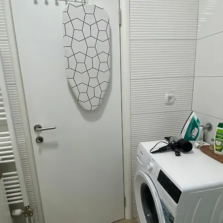 Ema Apartment *