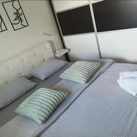 Apartment Ema