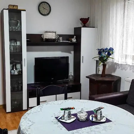 شقة Apartman Ema يايتشه