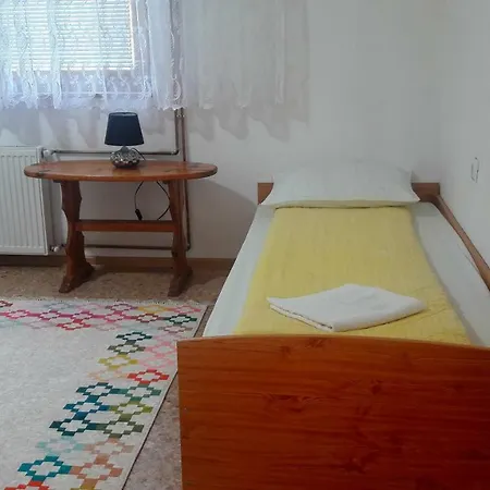 شقة Apartman Ema يايتشه